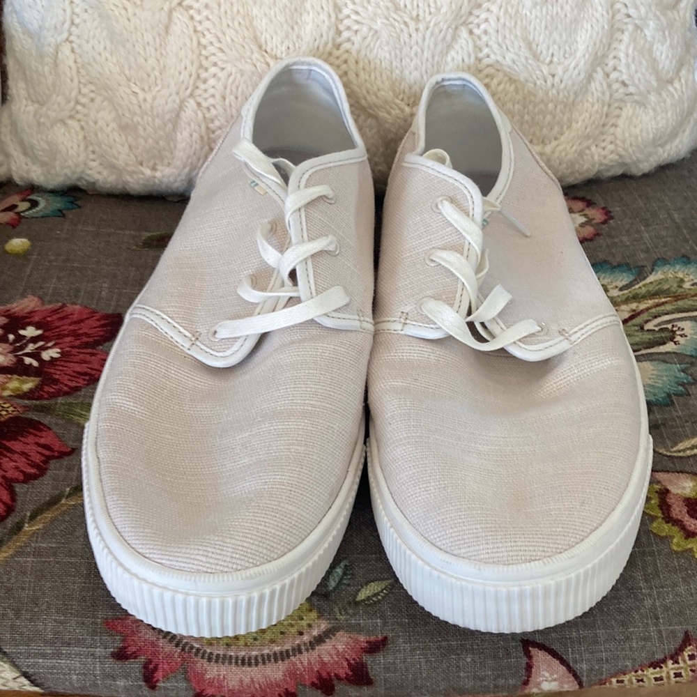 Toms Shoes